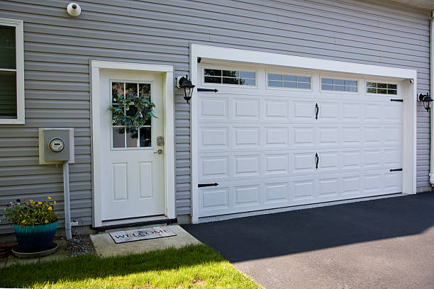 24/7 Emergency Garage Door Panel Replacement experts in High Bridge, WA